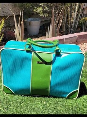 Women's Suitcase/ Luggage